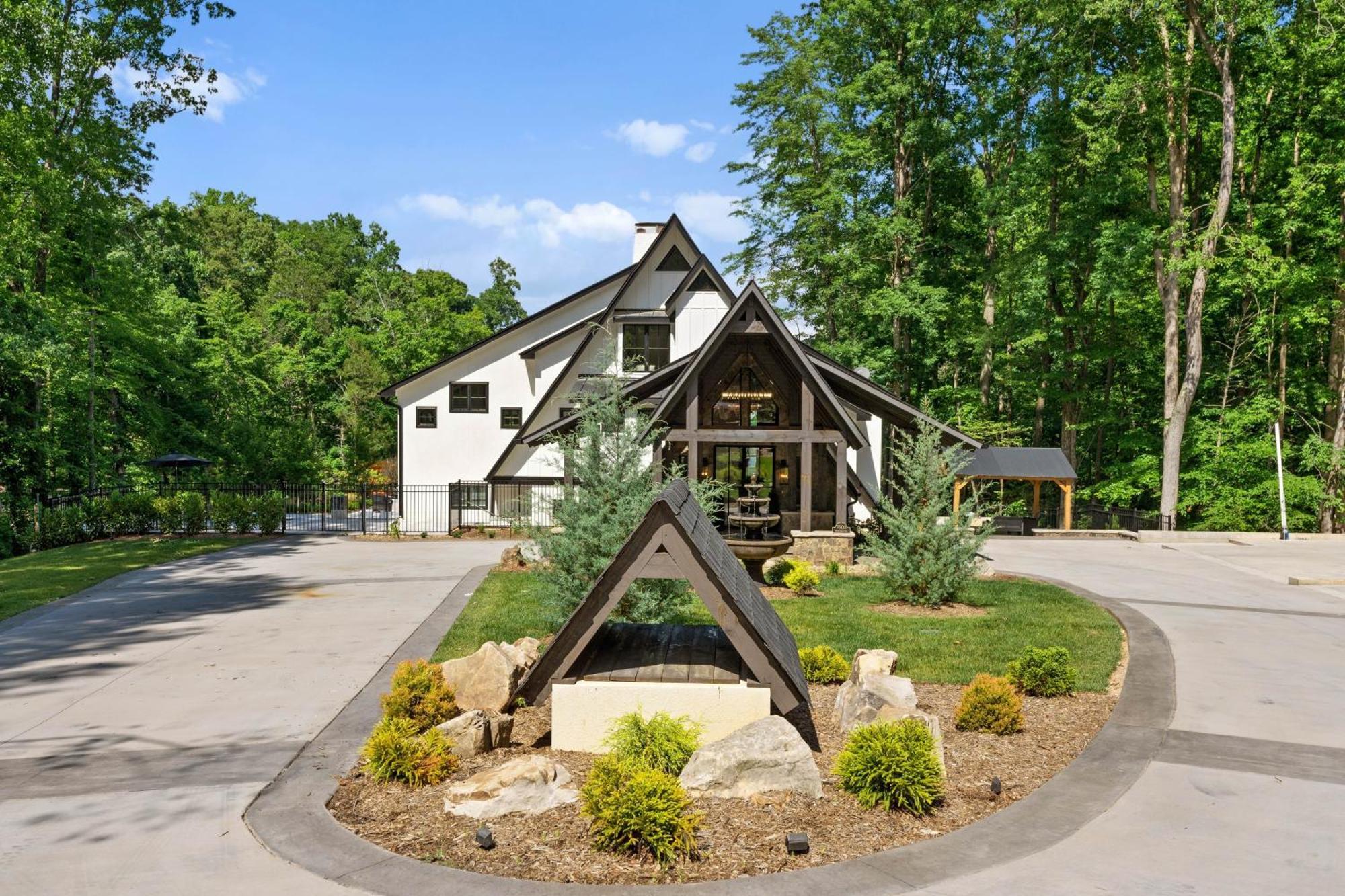 Take It To The Bank By Avantstay New Pool Hot Tub Sleeps 16 Denver Eksteriør billede